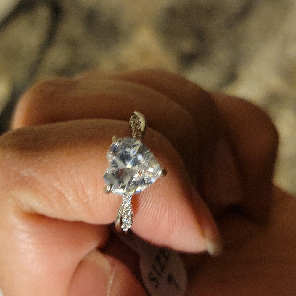 Unworn heart ring - Picture 3 of 3